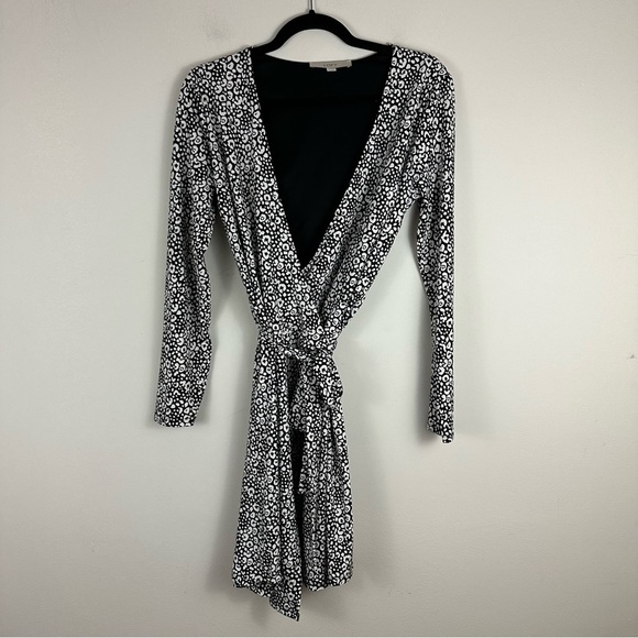 Loft | Black and White Leopard Print Long Sleeve True Wrap Dress Size 6 - Picture 2 of 7